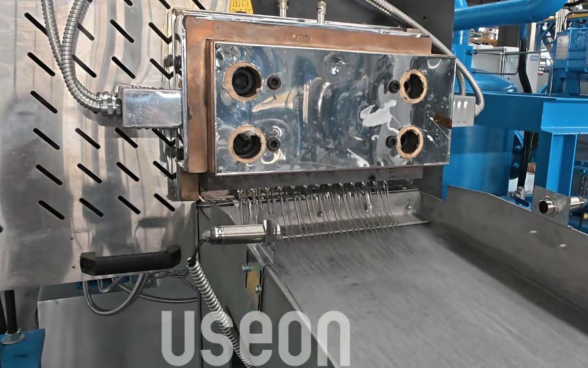 BOPET破碎膜回收造粒挤出机 中东案例